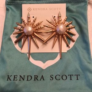 NWOT! Beautiful Kendra Scott Star Burst Earrings!